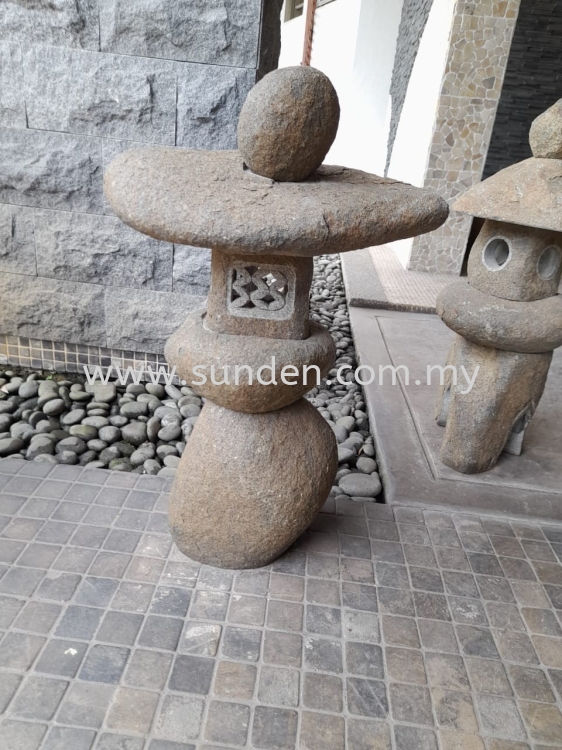 Stone Lantern & Basin