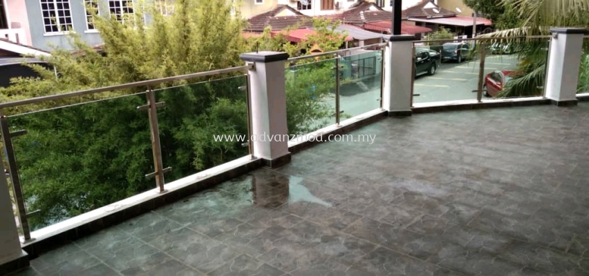 Stainless Steel Balcony Glass Railing With 12mm Tempered Glass For Corner House Unit 