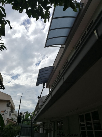 Curve Polycarbonate Awning Roof Design 