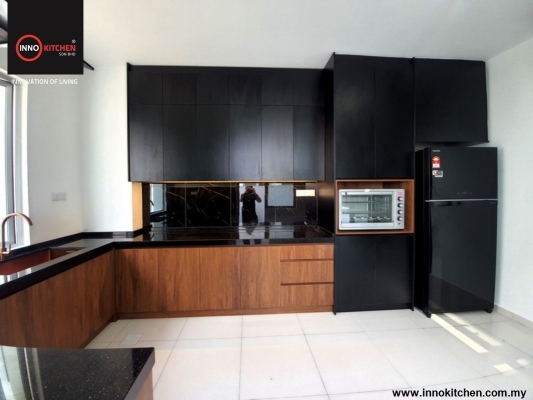 Oak & Black Color Kitchen Cabinet Design Reference - Eco Forest Semenyih