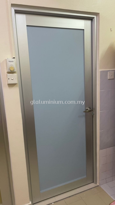 swing door + door frame @Jalan Megah 1,Taman Megah, Cheras 