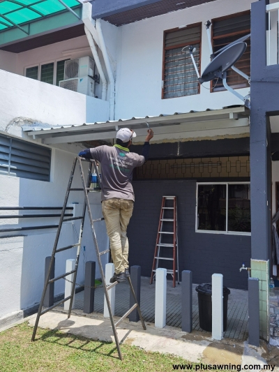 Bumbung Logam Bahagian Belakang Dapur - Kelana Jaya