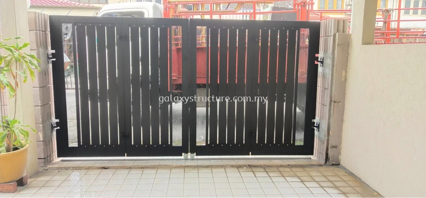 To Fabrication and Install Galvanized Powder Coated Folding Gate Aluminium Plate with Glass and Chrome Gold Color Design - Jalan Kim Chuan, Taman Chi Liung, Pandamaran 42000, Port Klang.