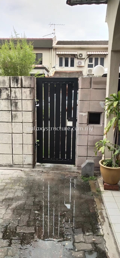 To Fabrication and Install Galvanized Powder Coated Folding Gate Aluminium Plate with Glass and Chrome Gold Color Design - Jalan Kim Chuan, Taman Chi Liung, Pandamaran 42000, Port Klang.