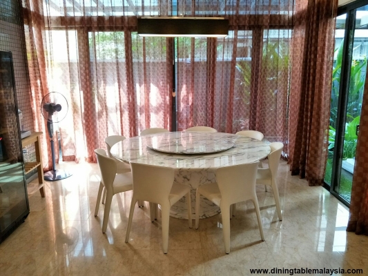 Arabescato Corchia Marble Table