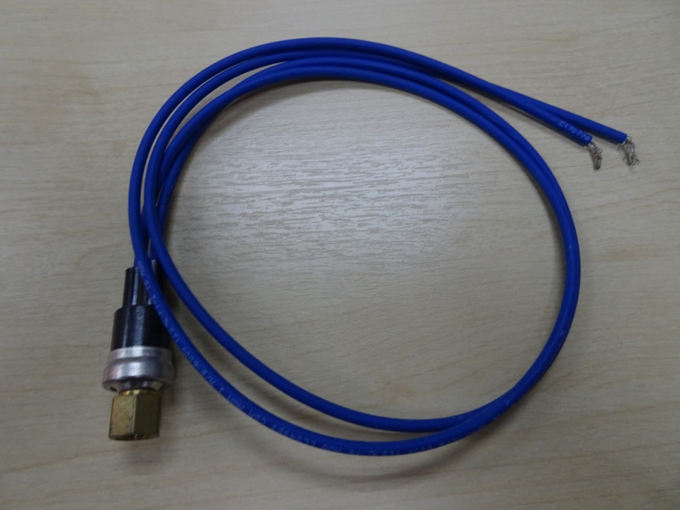 CARRIER LOW PRESSURE SWITCH (BLACK) P/N : HK02ZB027