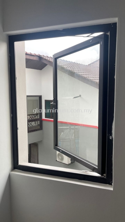 Heavy duty casement window 