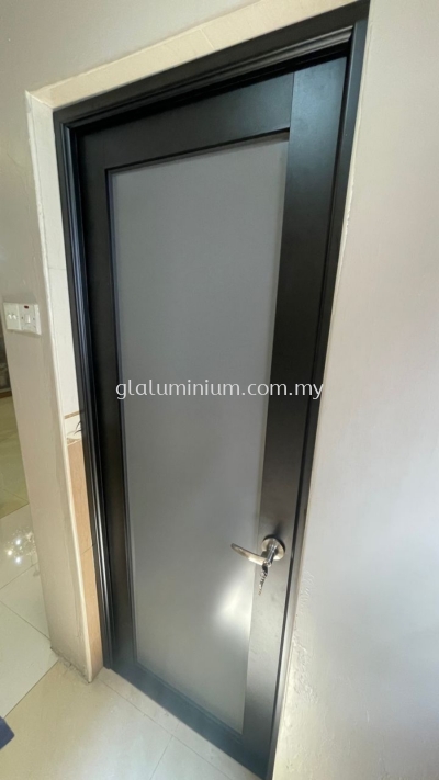 Toilet aluminium swing door @Jalan Penghulu 12/3, Bandar Mahkota Cheras 