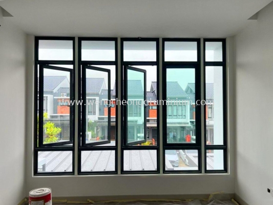 Multipoint Casement Window