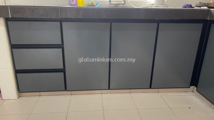  Cabinet swing door + drawer @ Jalan PUJ 2/38,Taman Puncak Jalil 