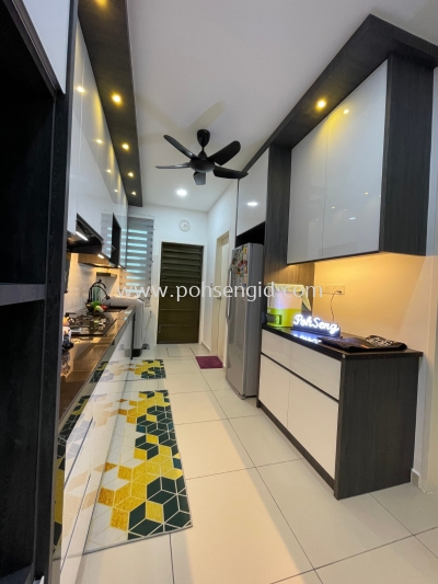 4G Glass Door Kitchen Cabinet #SRI SENDAYAN #SEREMBAN