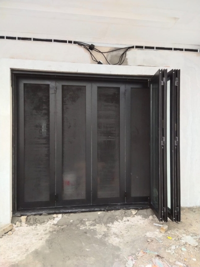 aluminium folding door shah alam