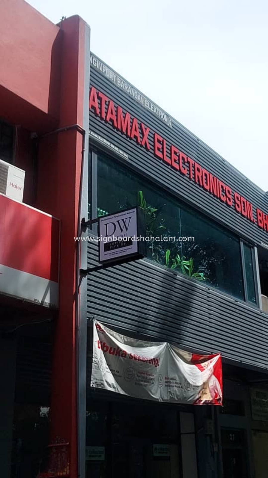 Dong Wei Subang Jaya - Double Side Signboard 