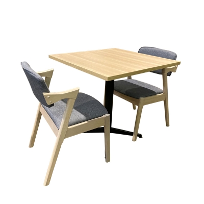 2.5' Cafe Table With Rocket-Leg