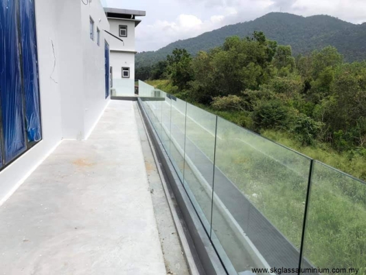 Balcony Glass Fencing Design Sample In Bangi