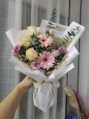 FRESH FLOWER ( 3 BEIGE ROSES & 2 DAISY ) Flower Bouquet Bouquet