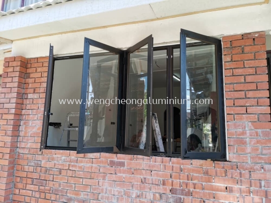 Multipoint Casement Window