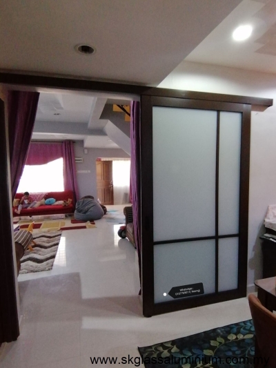 Aluminium Hanging Door Design In Kepong