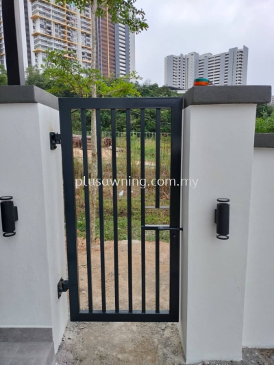 SWING GATE @JALAN PUNCAK SAUJANA 7/4, KAJANG, SELANGOR