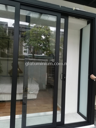 Heavy duty Sliding door ( MultiLock) 3 panels @ldamasara, jalan Rosa 4, Kuala Lumpur 