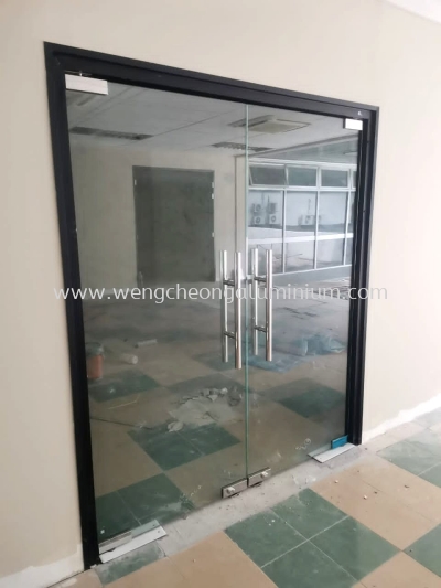 Frameless Temp Door