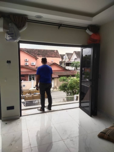 shah alam aluminium folding door 