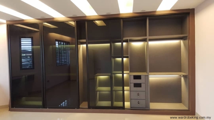 Built-in Wardrobe In Seri Kembangan