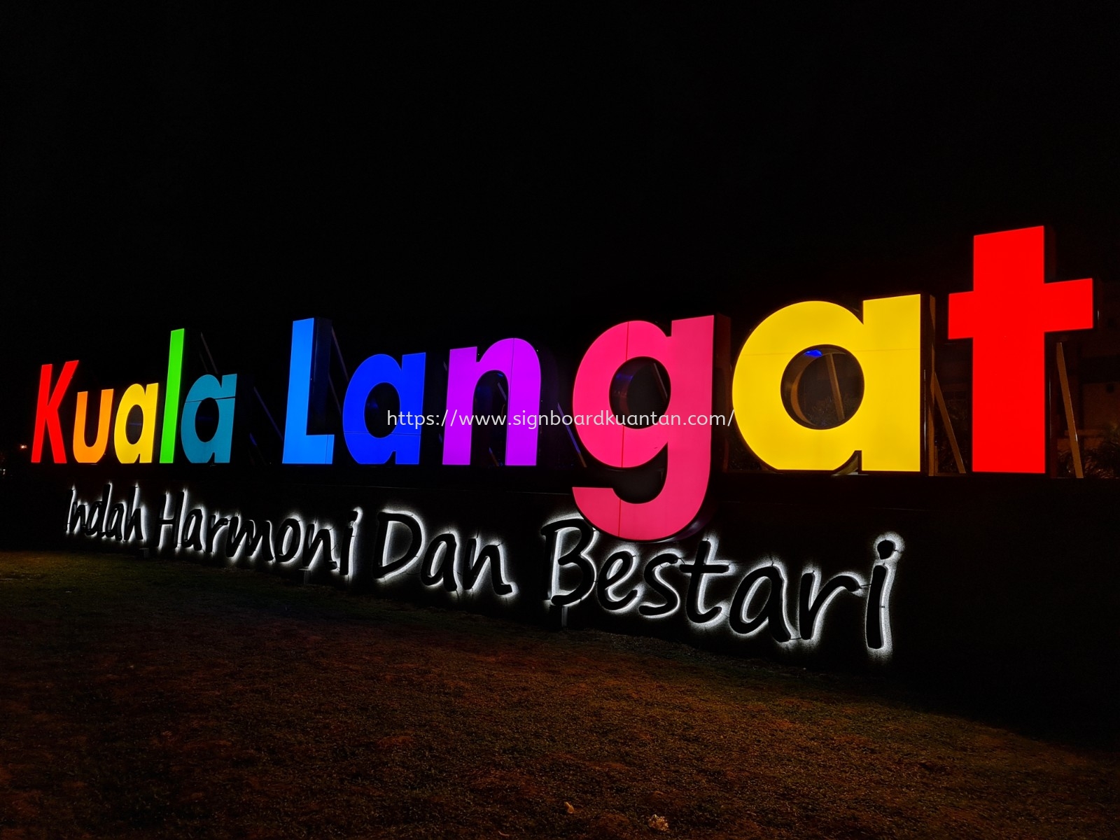 KUALA LANGAT ALUMINIUM GIANT BIG 3D BOX UP LETTERING SIGNAGE SIGNBOARD AT KUALA LANGAT