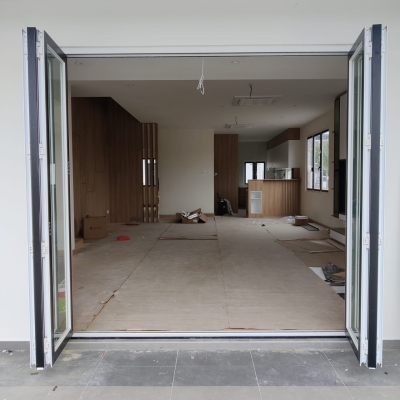 H/P Folding Door