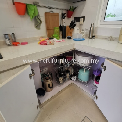 Kitchen Cabinet and Accesorries