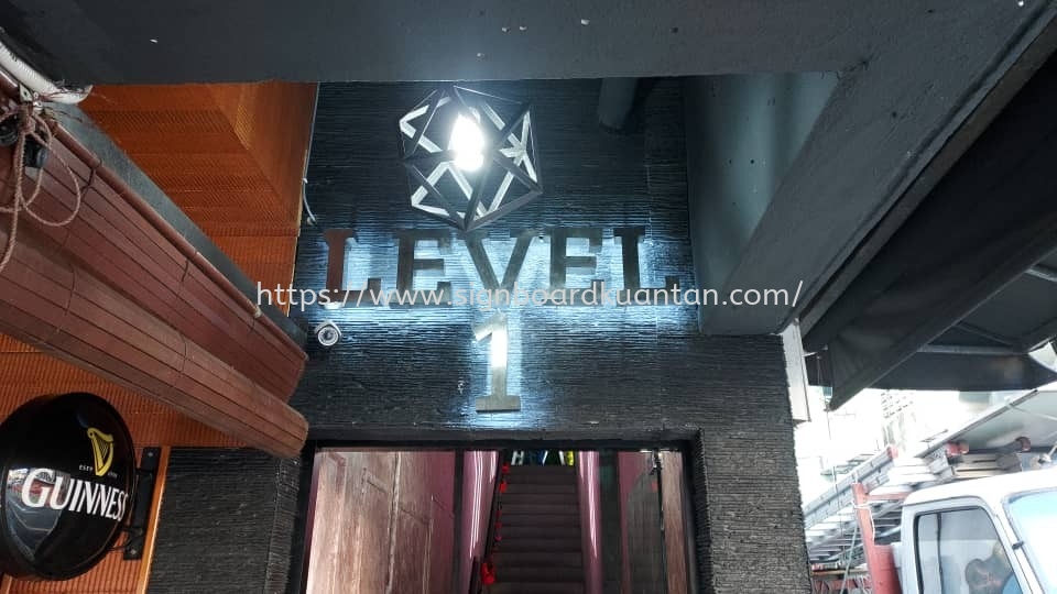 LEVEL 1 INDOOR 3D STAINLESS STEEL SILVER SIGNAGE SIGNBOARD AT PAHANG KUANTAN TRIANG