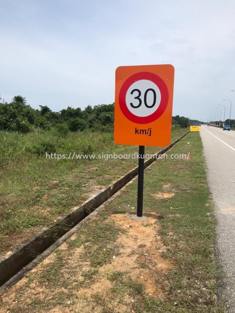 JKR ROAD STAND SIGNAGE SIGNBOARD AT KUANTAN PAHANG MALAYSIA 