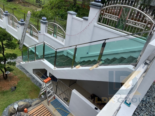 LDK STAIRCASE WITH GLASS