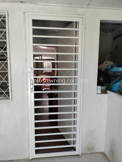 SWING DOOR GRILL @JALAN MANBU, BANGSA, KUALA LUMPUR