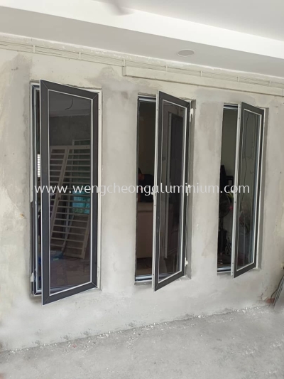 Multipoiont Casement Window