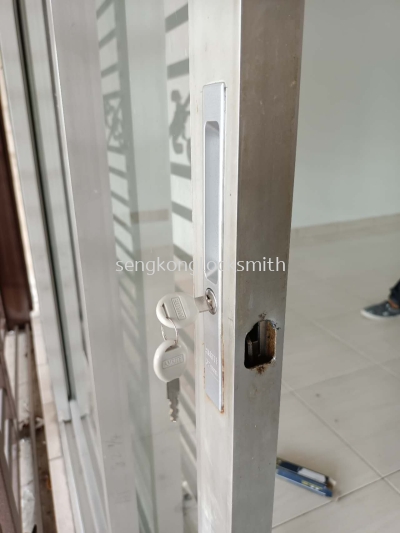 installation door lock, replace door lock 