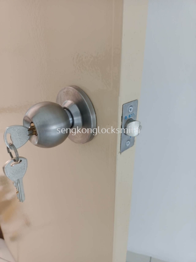 installation door lock, replace door lock 