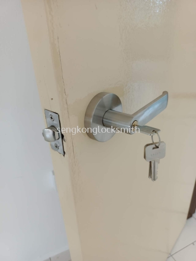 installation door lock, replace door lock 