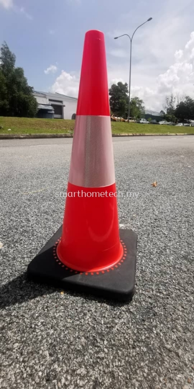 Safety traffic cone (pvc)