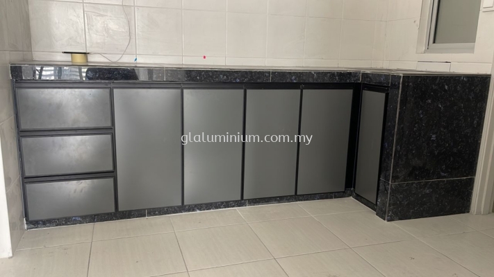 Cabinet swing door + drawer @ Residensi Vista Wirajaya 2