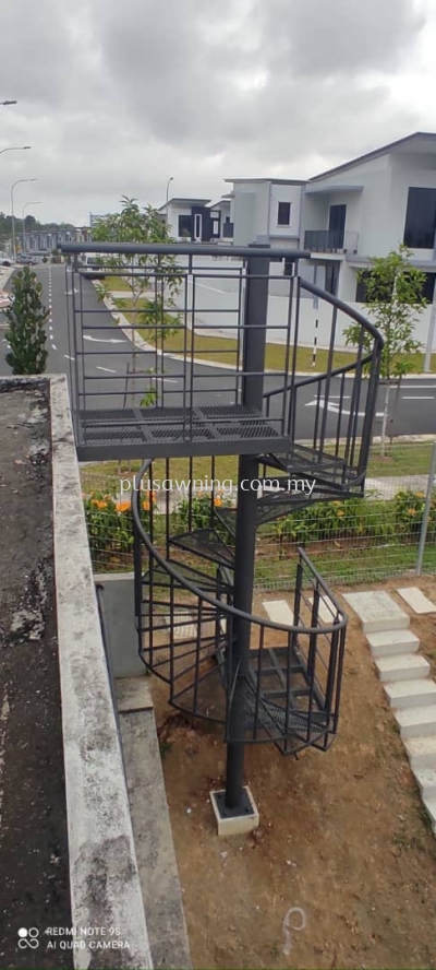 SPIRAL STAIRCASE WITH DIAMOND NET STEP @JALAN KAJANG EAST 1/3, SEMENYIH, SELANGOR