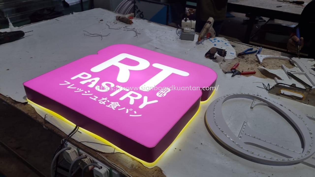 RT PASTRY INDOOR  3D LED FRONTLIT & BACKLIT LOGO AT KUANTAN 