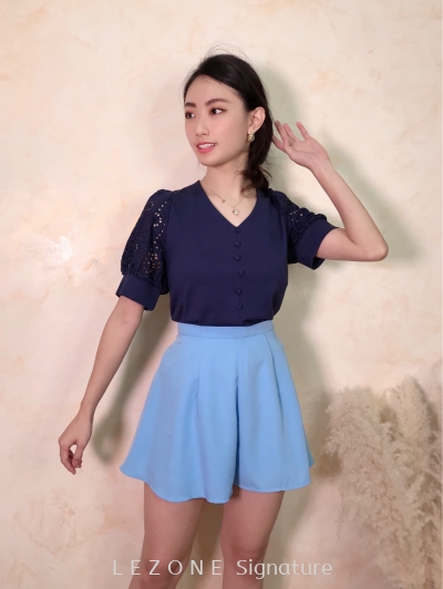 25145 V-Neck Puff Sleeve Top