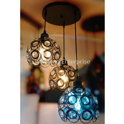 TRIPLE PENDANT LIGHT 