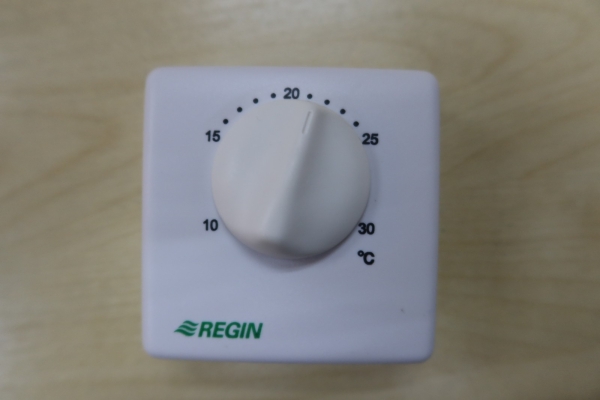 REGIN T1-N TEMPERATURE ROOM THERMOSTAT ON/OFF (W/O FAN SPEED) (RANGE : 10 TO 30C0.8C) 