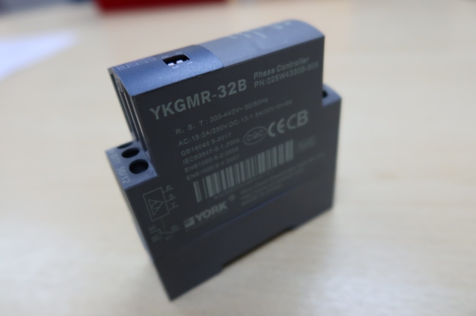 YORK PHASE CONTROLLER YKGMR-32B (AC380V/400V/415V A10%)(For YORK AIR-COOLED CHILLER YLAA0517HE52XAB)