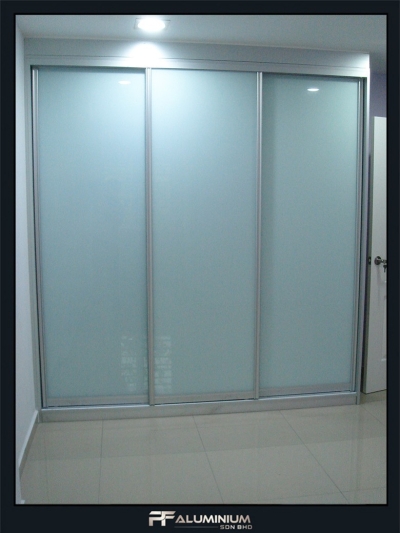 Custom Seremban Wardrobe Works 