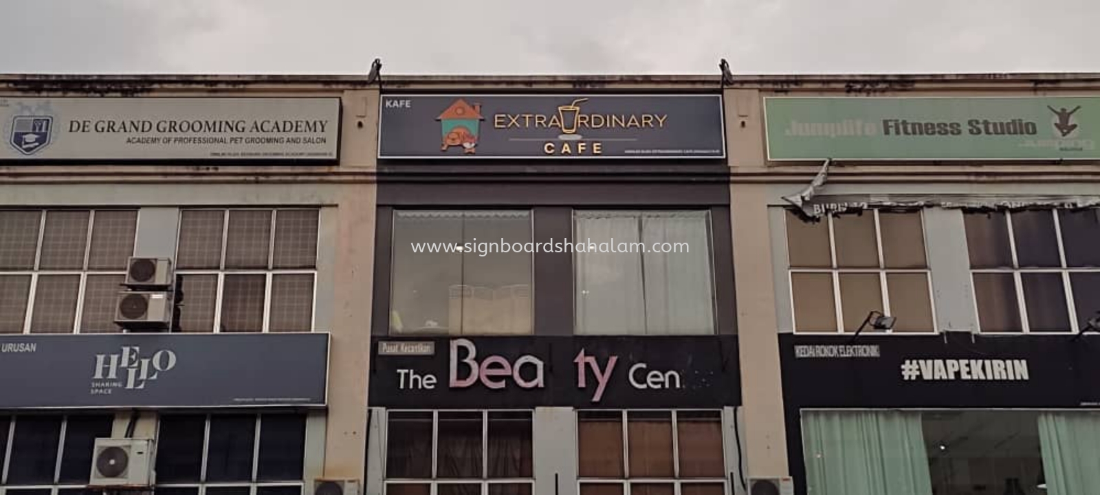 Extraordinary Cafe Cheras - 3D Box Up Lettering Signboard With NON LED 