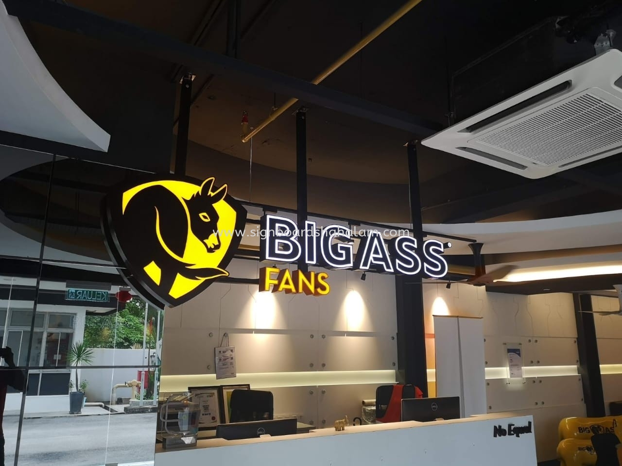 BIG ASS FANS 3D LED FRONTLIT SIGNAGE 