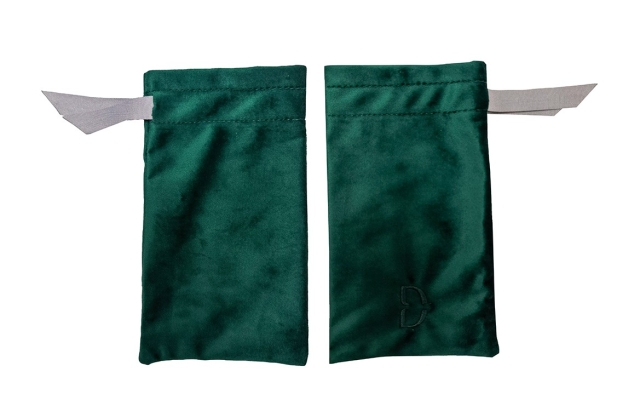 O0137 Velvet Pouch